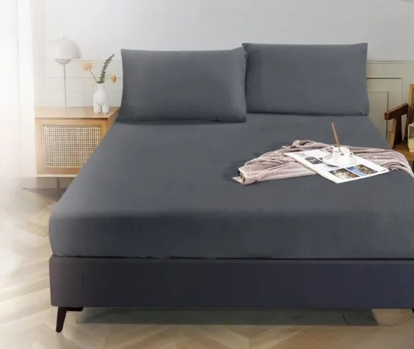 شرشف مفرد مخمل ساده مطاط مع غطاء مخدة رصاصي فاتح