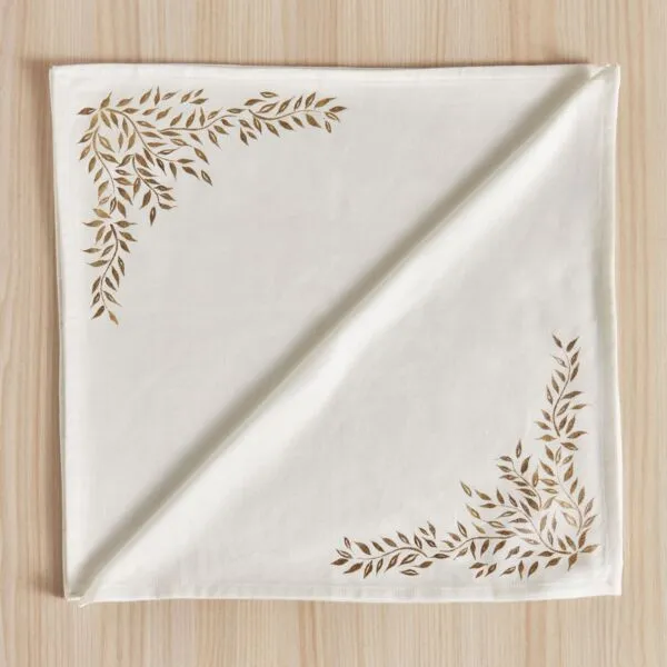 طقم مناديل سفرة 4 قطع بطبعات فارس 45x45 سم - ذهبي