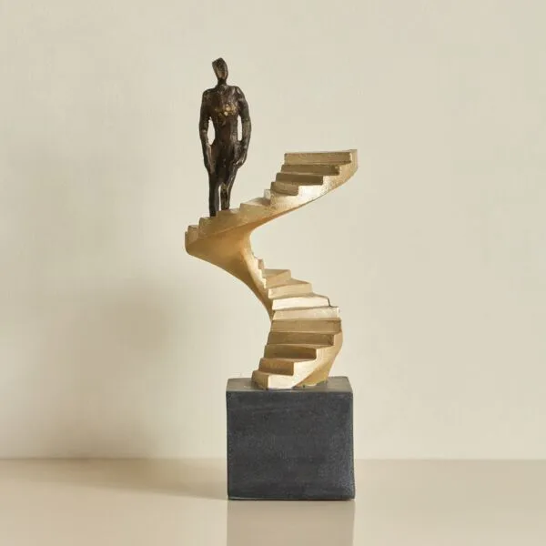 تمثال ديكور بتصميم سلم
