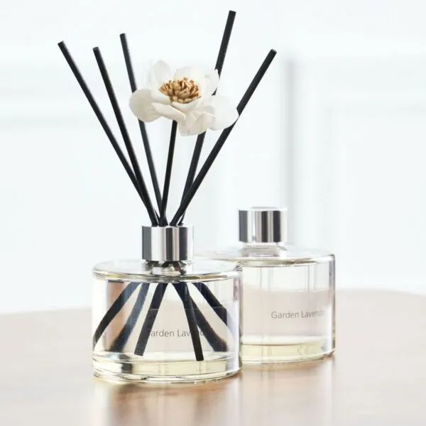 مجموعة موزع عطور برائحة جاردن لافندر قطعتين - أوسكورا - 200 مل