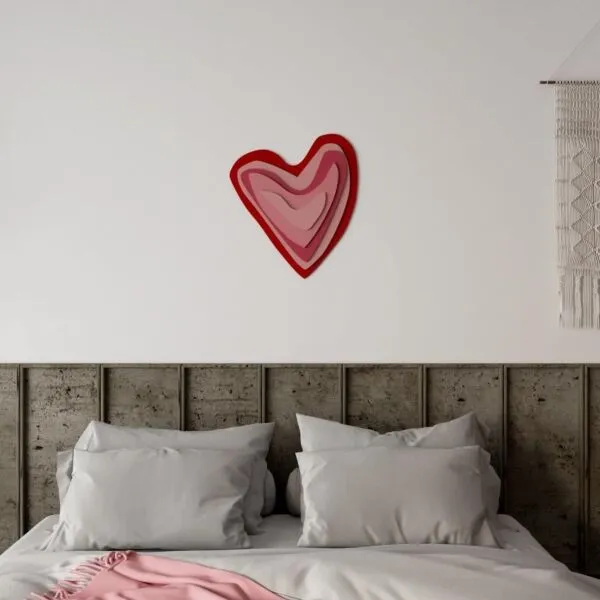 ديكور جداري خشبية بتصميم قلب ليبرال