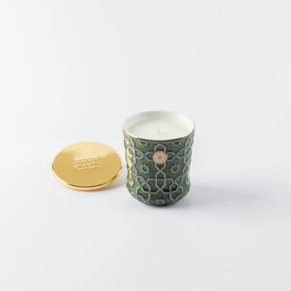 شمعة كبيرة معطرة فاخرة من روزيت - أخضر