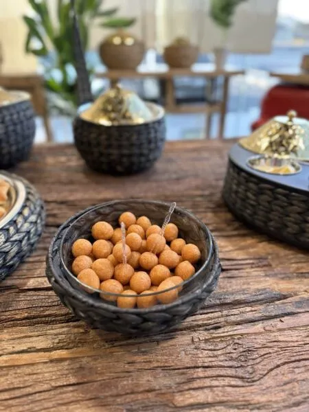 وعاء تقديم غراس وسط - أسود