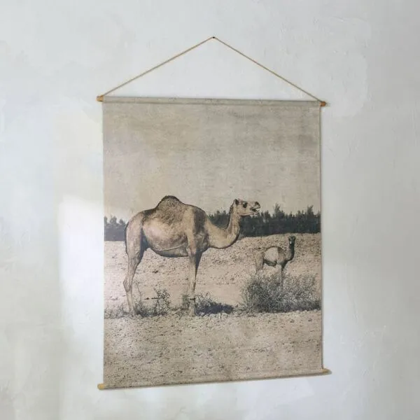 لوحة جمل من قماش الكتان وخشب التنوب من فولجا - 125x145x25 سم